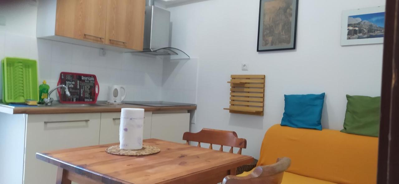 Apartments Ivka オミシュ エクステリア 写真
