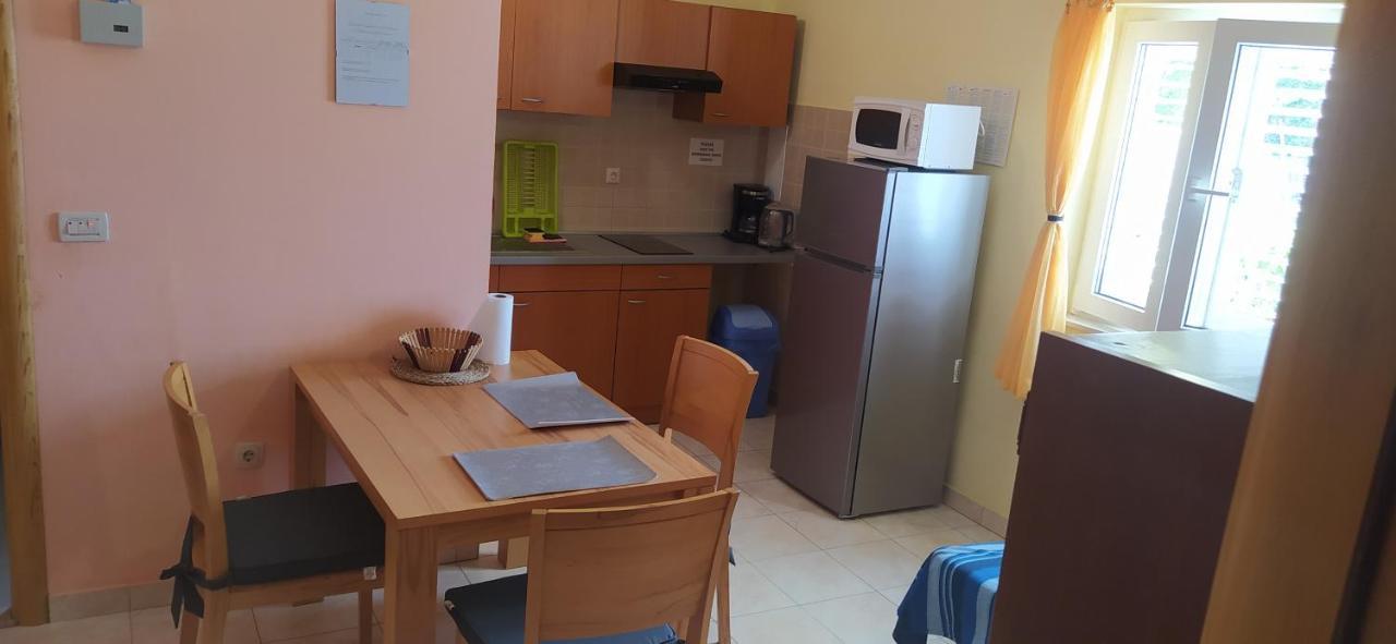 Apartments Ivka オミシュ エクステリア 写真