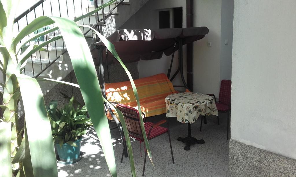 Apartments Ivka オミシュ エクステリア 写真